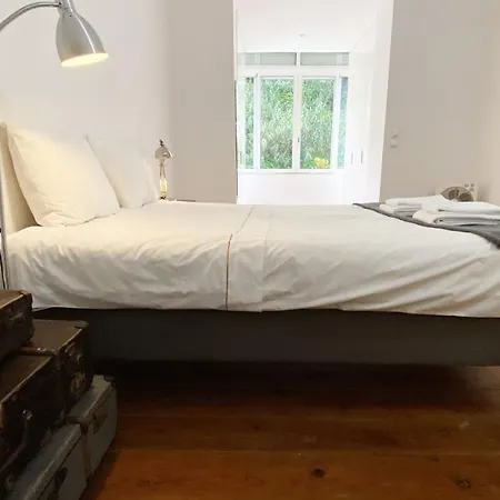 House On The Hill Apartman *