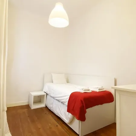 House On The Hill Лісабон