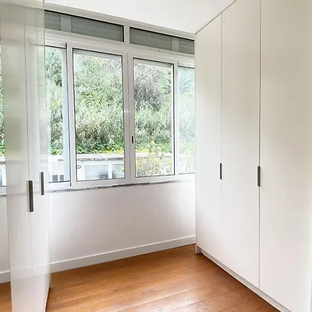 House On The Hill * Lizbona