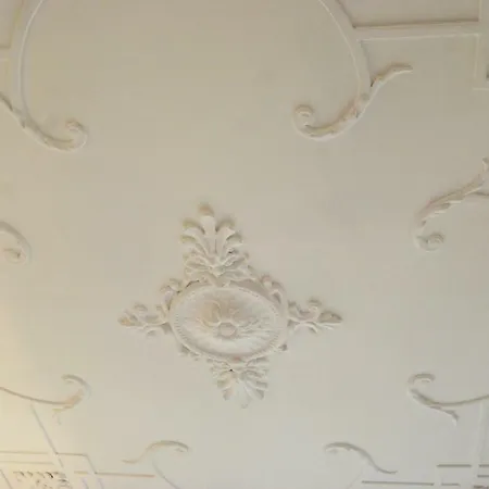 Apartament House On The Hill